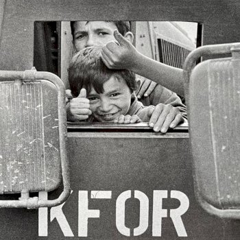biblioteka-kombetare-shenon-diten-e-clirimit-me-ekspoziten-“kfor-and-kosova-+25”