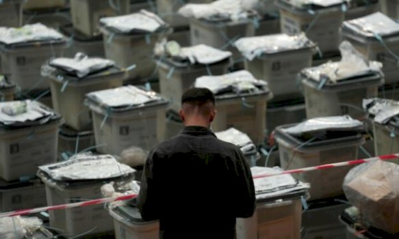 numerimi-i-votave-me-poste-shkon-mbi-25%,-vv-e-para,-ldk-performon-me-mire-se-pdk-e-aak