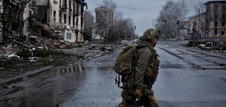 lufta-ne-ukraine-kalon-luften-e-pare-boterore-per-nga-kohezgjatja
