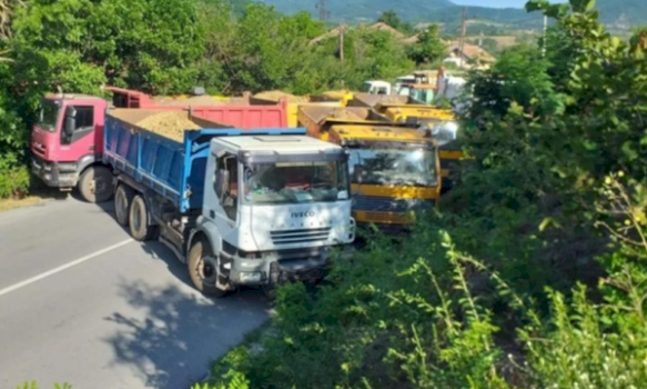 te-akuzuarit-per-barrikadat-ne-veri,-me-dosje-te-trasha-kriminale