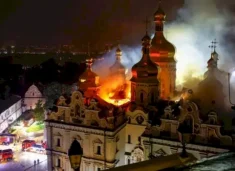 sulmet-ruse-vrasin-nente-persona-dhe-i-vene-flaken-katedrales-historike-ne-kiev