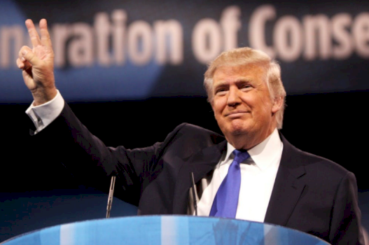pas-marreveshjes-me-iranin,-trump:-rifillon-levizja-e-anijeve-ne-ngushticen-e-hormuzit