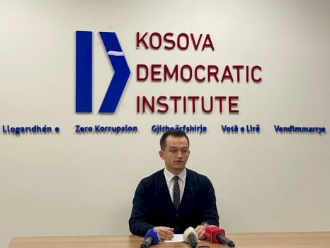 Cakolli: LVV-ja pritet të fitojë mandatin e 53-të, gara për mandatin e fundit mes PDK-së dhe LDK-së

