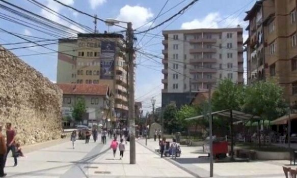 homazhe,-marsh-dhe-akademi-solemne-ne-vushtrri-per-diten-e-clirimit