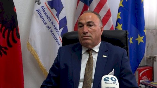 AKB  Kush del kundër Amerikës  del kundër zhvillimit ekonomik dhe të ardhmes euroatlantike të Kosovës