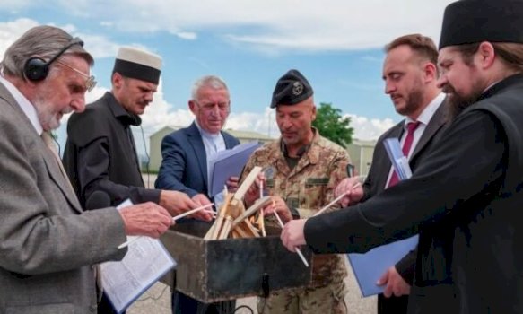 kfor-mbledh-komunitetet-fetare-ne-peje:-permes-dialogut-mund-te-ndertojme-te-ardhmen