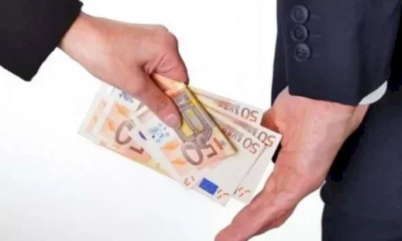 qytetaret-raportuesit-me-te-medhenj-te-korrupsionit,-prokurorite-vetem-4-raste-i-kane-iniciuar-me-vetiniciative