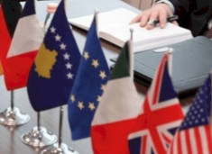 be-dhe-quint:-kosova-te-mos-pengoje-perdorimin-e-simboleve-dhe-flamujve-kombetar-te-komuniteteve