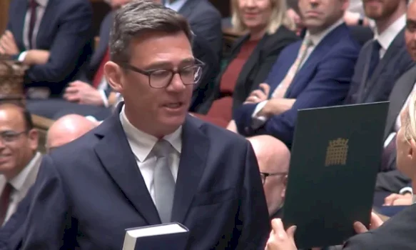 andy-burnham,-favoriti-kryesor-per-kryeminister,-mberrin-ne-londer-dhe-betohet-si-deputet