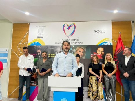 prishtina-bashkon-artistet-shqiptare-ne-koncertin-“kanga-jone-–-dashni-nga-prishtina”