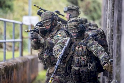 Irlanda rinovon pjesëmarrjen në misionin KFOR të NATO-s në Kosovë për 12 muaj
