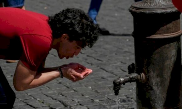 Vala e nxehtësisë godet Italinë: Viktima e parë dhe 16 qytete në rrezik 