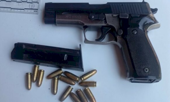 ia-bastisin-shtepine-dhe-i-gjejne-arme-pa-leje,-arrestohet-nje-person-ne-junik