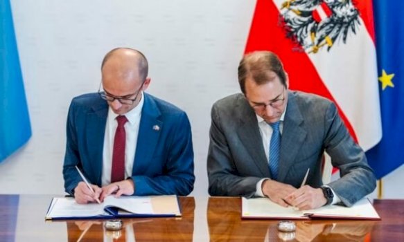 kosova-dhe-austria-firmosin-marreveshje:-familjaret-e-diplomateve-do-te-kene-te-drejte-pune