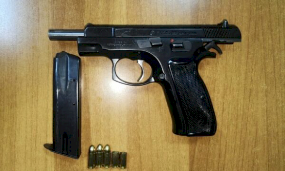sekuestrohet-nje-arme-zjarri-pas-te-shtenave-ne-nje-vile-ne-jezerc-te-ferizajt