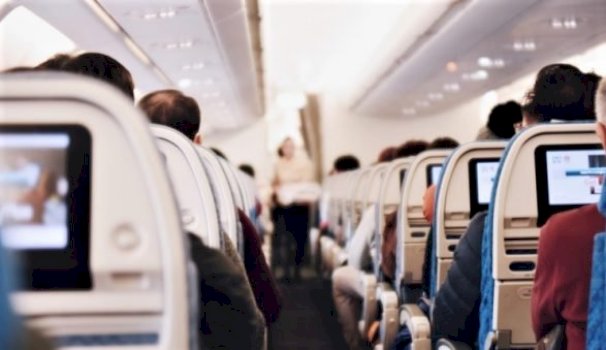 ulja-emergjente-ne-prishtine-e-avionit,-dyshohet-se-nje-shqiponje-u-fut-ne-nje-nga-motoret
