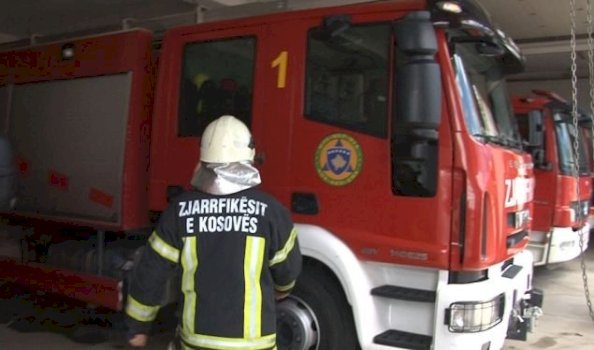 digjet-nje-shtepi-ne-vushtrri,-demi-arrin-mbi-84-mije-euro-–-dyshohet-se-zjarri-u-shkaktua-nga-rryma