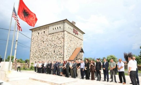 haradinaj-pret-delegacion-amerikan-ne-gllogjan,-dedikon-medalje-per-daniel-serwerin-dhe-mario-marquezin
