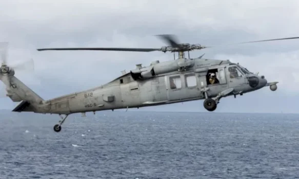 rrezohet-helikopteri-i-marines-amerikane-ne-detin-arabik,-nje-ushtarak-i-zhdukur