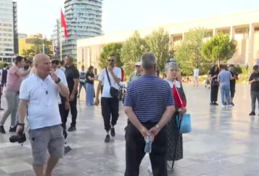 dita-e-32-te-e-protestes,-nis-grumbullimi-i-qytetareve-ne-sheshin-“skenderbej”