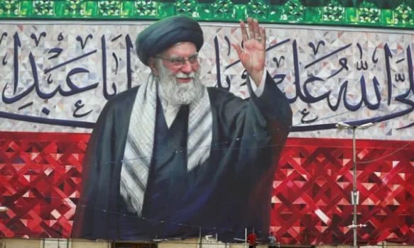 irani-pezullon-bisedimet-per-ta-varrosur-me-ne-fund-udheheqesin-suprem-me-nje-ceremoni-disaditore