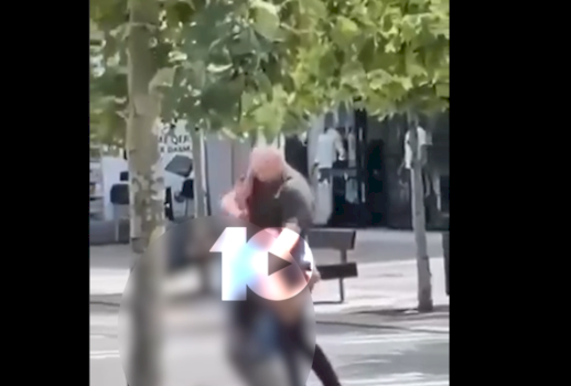 video-pamje-nga-perleshja-ne-podujeve:-njeri-nga-te-dyshuarit-godet-te-plagosurit,-ndalet-nga-nje-polic-civil
