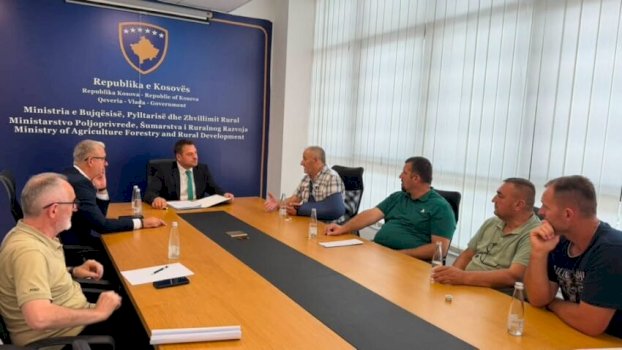 mbpzhr:-fermeret-s’jane-objekt-i-procedurave-administrative,-po-punojme-per-te-garantuar-grumbullimin-e-qumeshtit