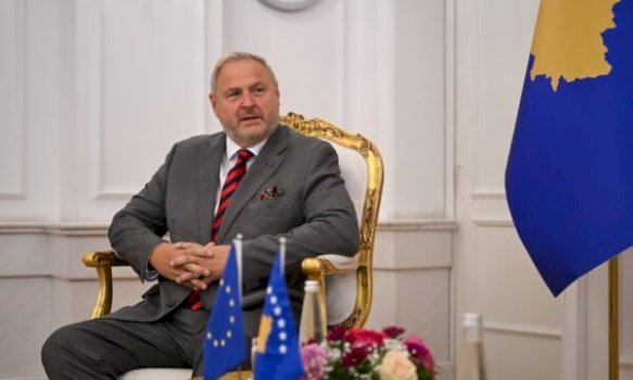 takimet-ne-prishtine,-terras:-e-ardhmja-e-kosoves-eshte-ne-be,-por-anetaresimi-kerkon-reforma
