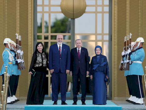 rama-publikon-“foton-e-dites”-nga-samiti-i-nato-s