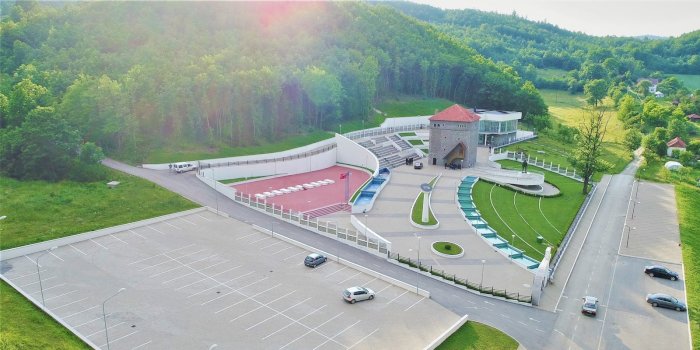 demtohet-kompleksi-memorial-“zahir-pajaziti”-ne-orllan,-nisin-hetimet