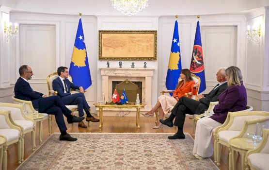 haxhiu-pret-ne-takim-lamtumires-ambasadorin-e-zvicres-ne-kosove