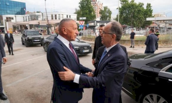 kamberi:-vizita-e-presidentit-begaj-ne-lugine-mesazh-i-qarte-i-mbeshtetjes-per-ruajtjen-e-identitetit