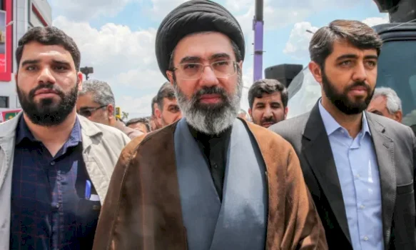 varrimi-i-khameneit-do-te-jete-vetem-me-familjaret,-ndersa-pritet-paraqitja-e-pare-e-udheheqesit-te-ri-suprem