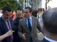 “a-eshte-vjosa-osmani-eshte-kandidate-konsensuale-per-presidente”,-kurti-s’pergjigjet