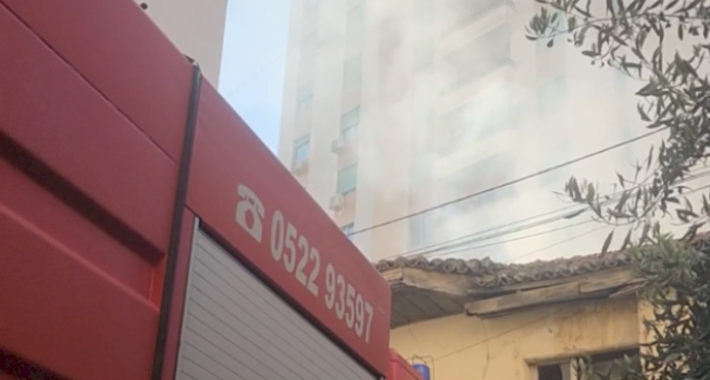 dy-banesa-perfshihen-nga-zjarri-ne-durres