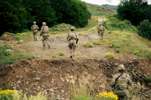 ushtaret-amerikane-patrollojne-pergjate-kufijve-te-kosoves