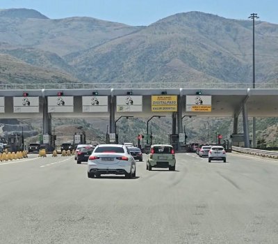 mbi-2-milione-kalime-ne-kufirin-kosove–shqiperi-per-dy-muaj