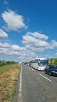mbi-3-ore-pritje-ne-kufirin-kroaci–serbi,-kolona-te-gjata-ne-piken-batrovci