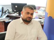 hoti-i-reagon-ministres-serbe:-edhe-babai-yt-ideologjik-millosheviqi-donte-pastrim-etnik-ne-kosove-por-perfundoi-si-kriminel-lufte