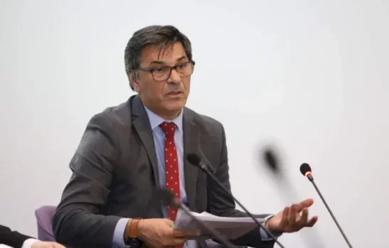ismet-kryeziu:-shtyrja-e-seances-konstituive-eshte-qesharake-dhe-e-papergjegjshme