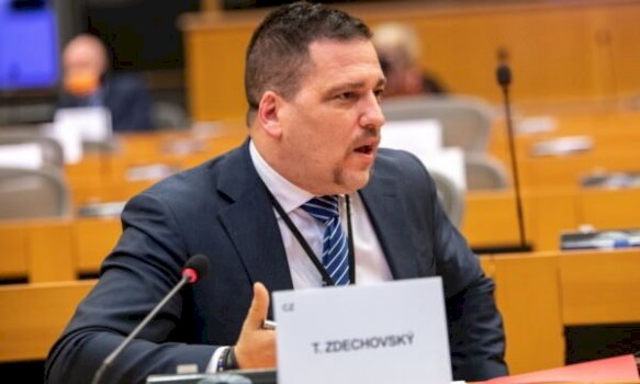 deklarata-skandaloze-e-ministres-serbe,-eurodeputeti-cek:-serbia-te-perjashtohet-nga-negociatat-me-be’ne