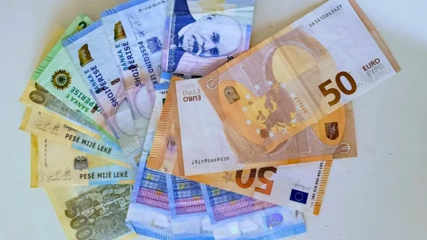 ‘lamtumire-lekut’:-shqiperia-nis-edhe-ligjerisht-adoptimin-e-monedhes-euro