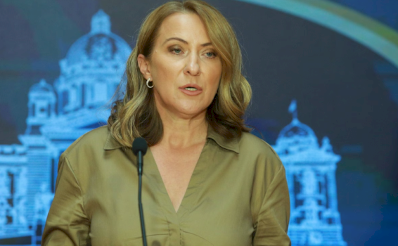 ministrja-serbe-flet-per-deklaraten-skandaloze-per-kosoven:-duhej-te-perdorja-termin-“deportim“,-nuk-dorehiqem