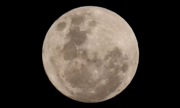 pjese-te-raketes-se-spacex-mund-te-godasin-henen-ne-gusht,-sipas-nasa-s