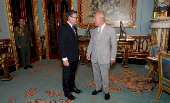burnham,-zyrtarisht-kryeminister-i-ri-i-britanise-se-madhe