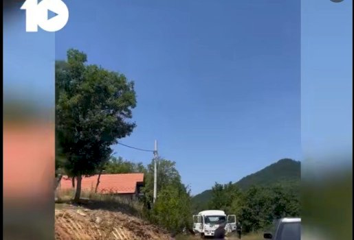 pamje-te-reja/-ekipi-i-kanal-10-sjell-drejtperdrejt-rrenimet-ilegale-te-vilave-ne-ujman