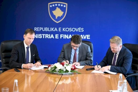 ministria-e-financave-nenshkruan-grant-prej-5-milione-euro-me-kfw-per-investime-ne-rrjetin-e-transmisionit