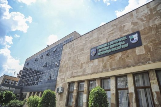 komuna-e-mitrovices-se-jugut-ndan-74-mije-euro-subvencione-per-barna-dhe-trajtime-mjekesore-per-639-qytetare