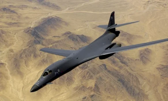 shba-pozicionon-bombarduesit-b-1-kunder-iranit