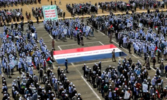 okb-paralajmeron-per-rrezikun-e-nje-lufte-te-re-ne-jemen-pas-sulmeve-ne-detin-e-kuq